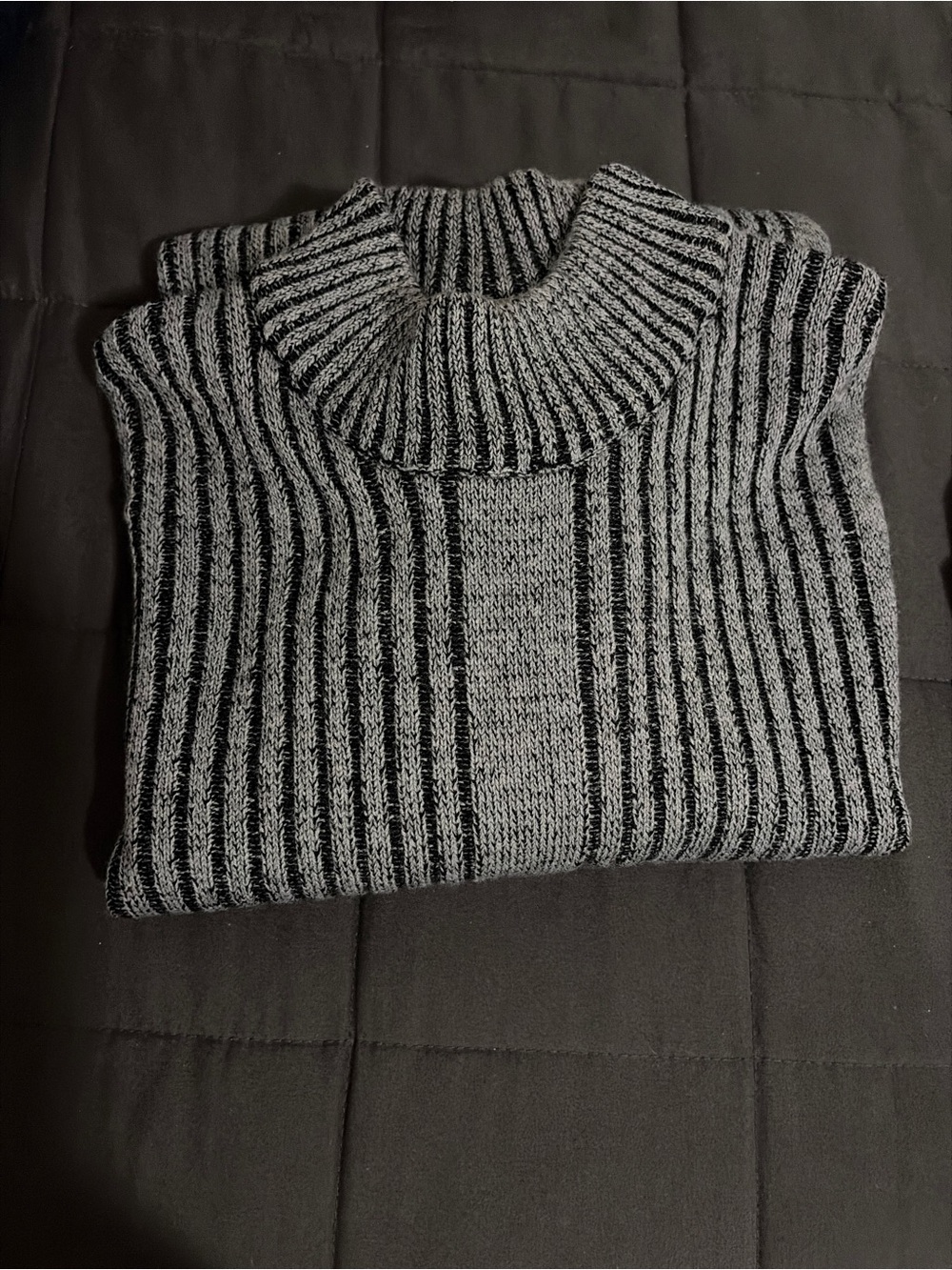Men's Ribbed Turtleneck Sweater - Gray & Black